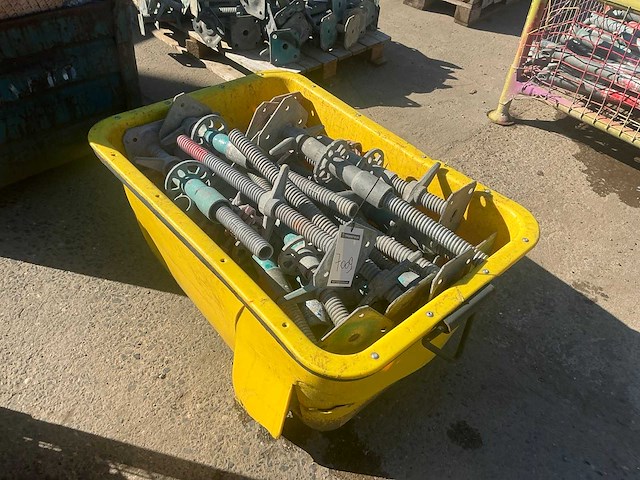 Partij schroefspindels - afbeelding 1 van  3