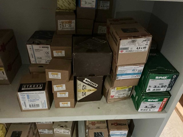 Partij schroeven en vijzen - afbeelding 2 van  14