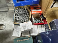 Partij schroeven, pluggen, nagels - afbeelding 5 van  15