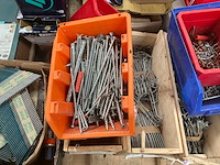 Partij schroeven, pluggen, nagels - afbeelding 9 van  15