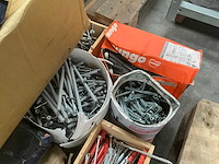 Partij schroeven, pluggen, nagels - afbeelding 15 van  15