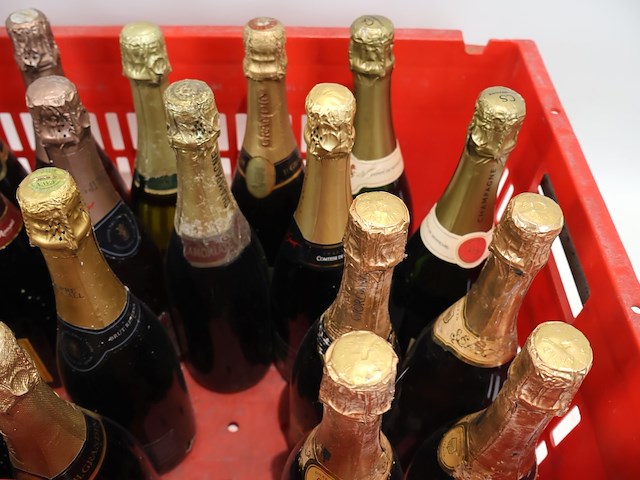 Partij schuimwijn - afbeelding 6 van  6