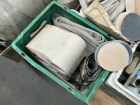 Partij schuurpapier en kit - afbeelding 5 van  8