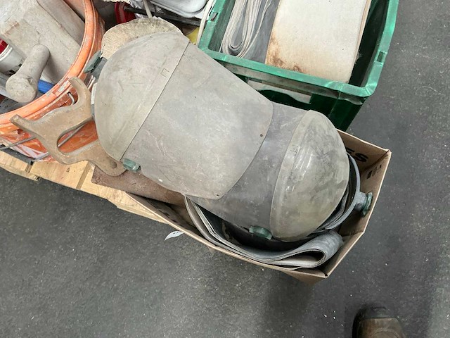 Partij schuurpapier en kit - afbeelding 6 van  8