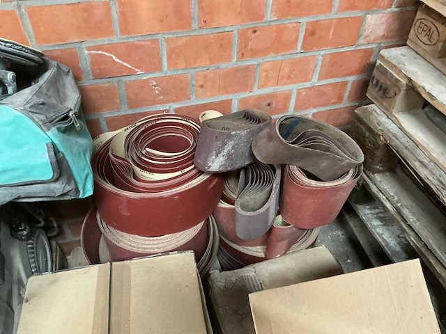 Partij schuurpapier - afbeelding 2 van  4