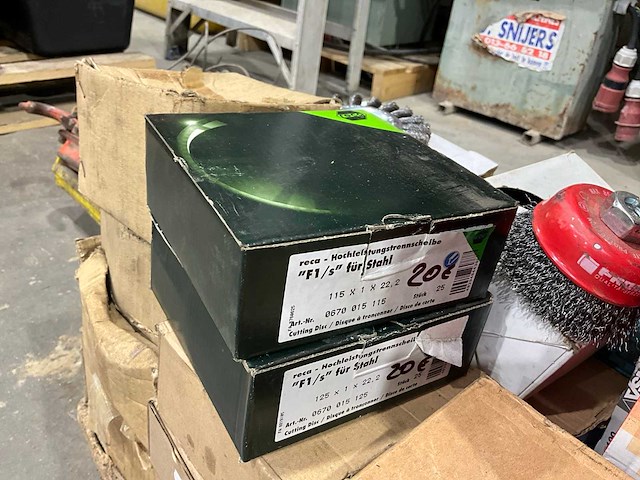 Partij schuurschijven en borstels - afbeelding 4 van  14
