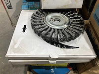 Partij schuurschijven en borstels - afbeelding 6 van  14