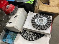 Partij schuurschijven en borstels - afbeelding 8 van  14