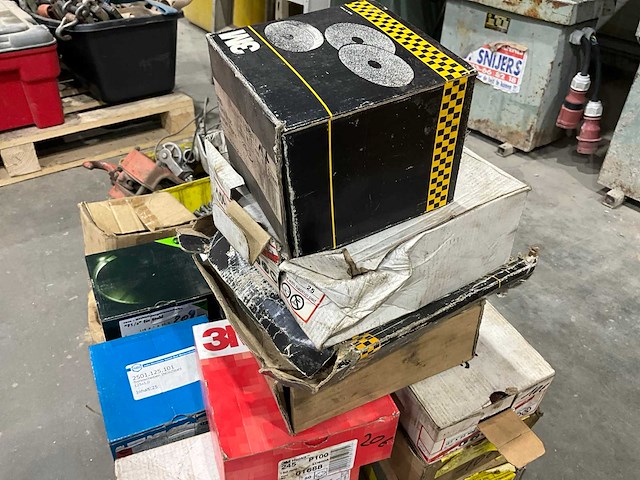 Partij schuurschijven en borstels - afbeelding 14 van  14