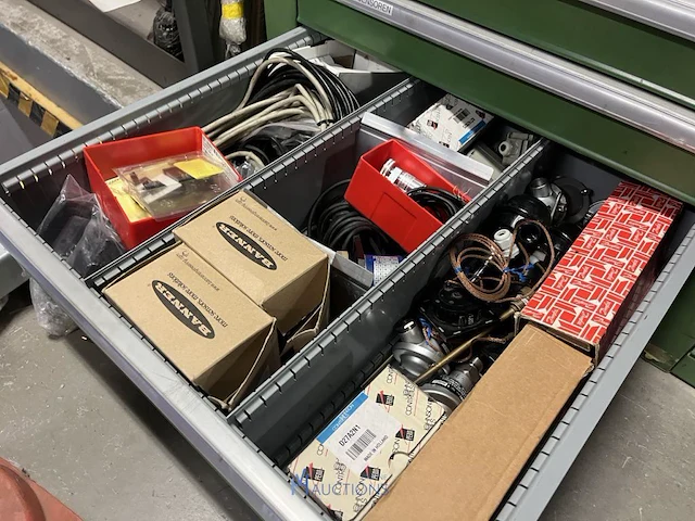 Partij sensoren en industriële elektronica - afbeelding 19 van  133