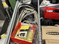 Partij sensoren en industriële elektronica - afbeelding 22 van  133
