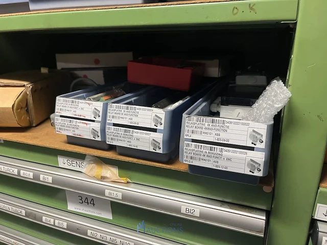 Partij sensoren en industriële elektronica - afbeelding 23 van  133