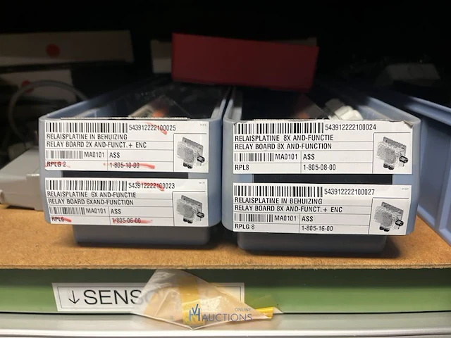 Partij sensoren en industriële elektronica - afbeelding 26 van  133