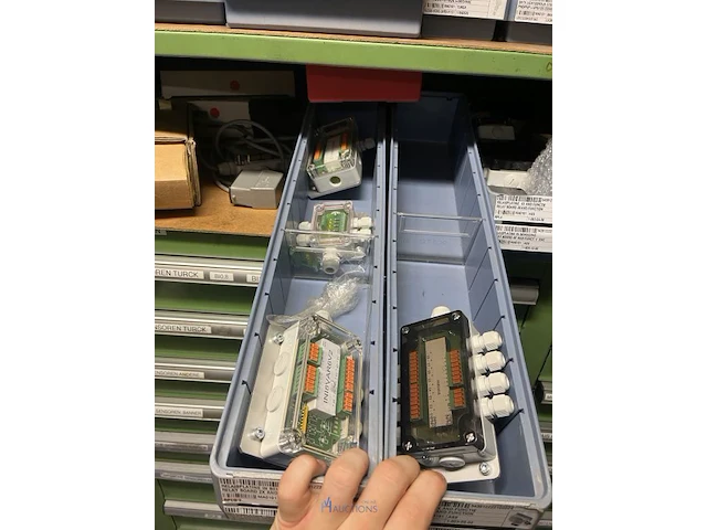 Partij sensoren en industriële elektronica - afbeelding 27 van  133