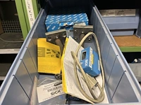 Partij sensoren en industriële elektronica - afbeelding 38 van  133