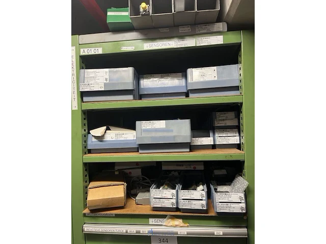 Partij sensoren en industriële elektronica - afbeelding 47 van  133