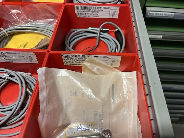 Partij sensoren en industriële elektronica - afbeelding 50 van  133