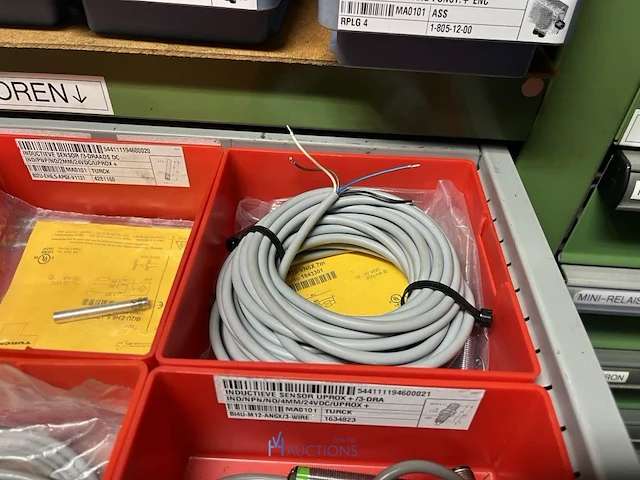 Partij sensoren en industriële elektronica - afbeelding 51 van  133