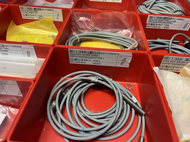 Partij sensoren en industriële elektronica - afbeelding 53 van  133
