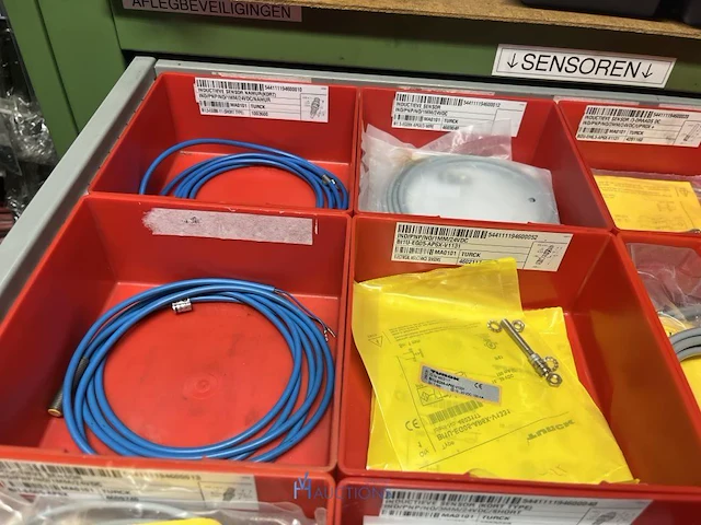 Partij sensoren en industriële elektronica - afbeelding 58 van  133
