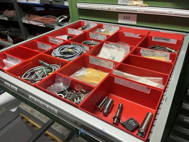 Partij sensoren en industriële elektronica - afbeelding 59 van  133