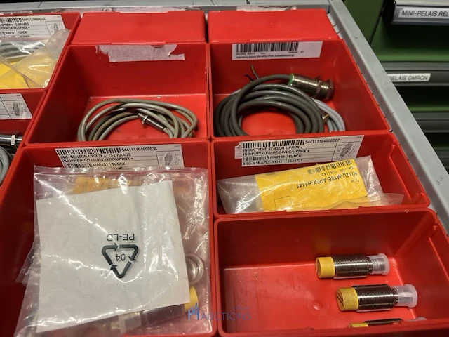 Partij sensoren en industriële elektronica - afbeelding 61 van  133