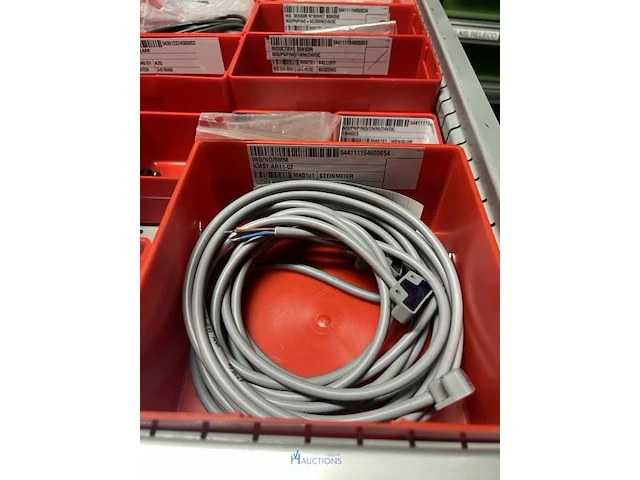 Partij sensoren en industriële elektronica - afbeelding 66 van  133