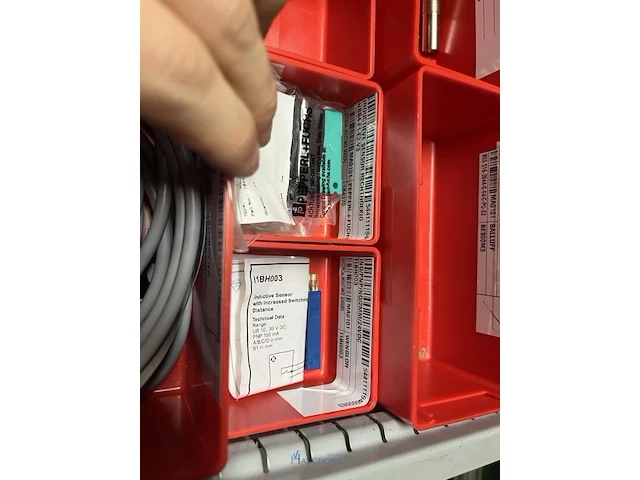 Partij sensoren en industriële elektronica - afbeelding 67 van  133