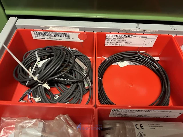 Partij sensoren en industriële elektronica - afbeelding 76 van  133