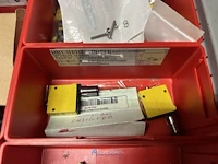 Partij sensoren en industriële elektronica - afbeelding 84 van  133