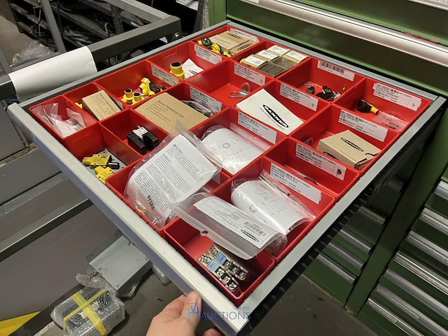 Partij sensoren en industriële elektronica - afbeelding 91 van  133
