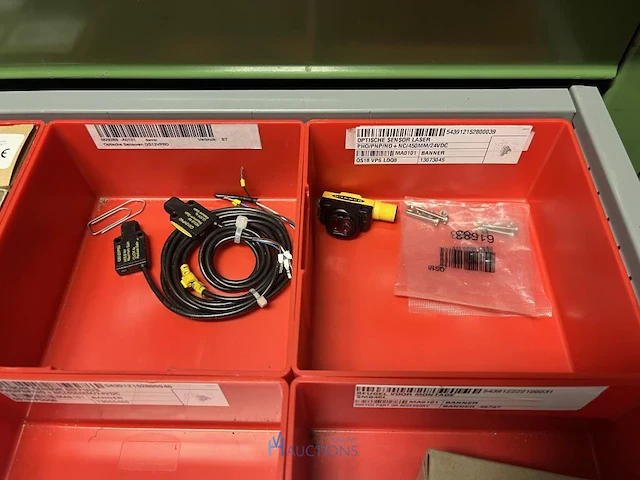 Partij sensoren en industriële elektronica - afbeelding 92 van  133