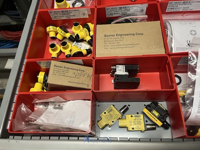 Partij sensoren en industriële elektronica - afbeelding 95 van  133