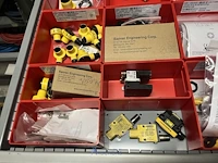 Partij sensoren en industriële elektronica - afbeelding 95 van  133