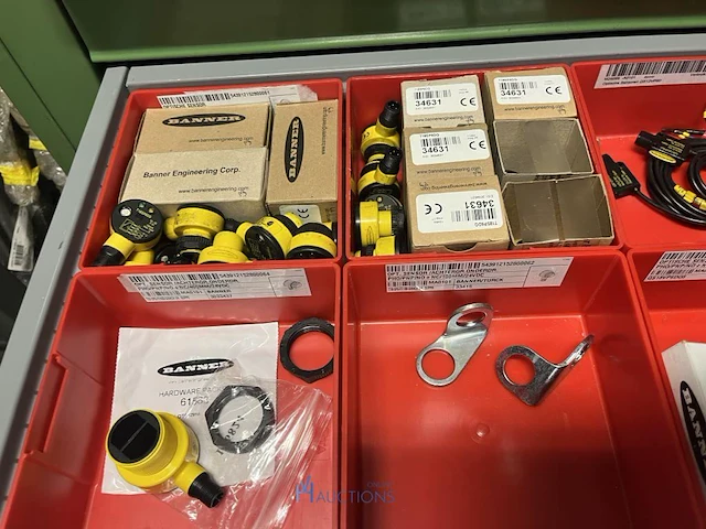 Partij sensoren en industriële elektronica - afbeelding 96 van  133