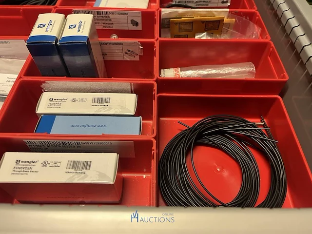 Partij sensoren en industriële elektronica - afbeelding 98 van  133