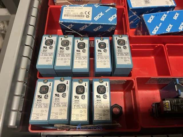 Partij sensoren en industriële elektronica - afbeelding 107 van  133