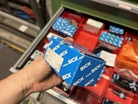 Partij sensoren en industriële elektronica - afbeelding 109 van  133