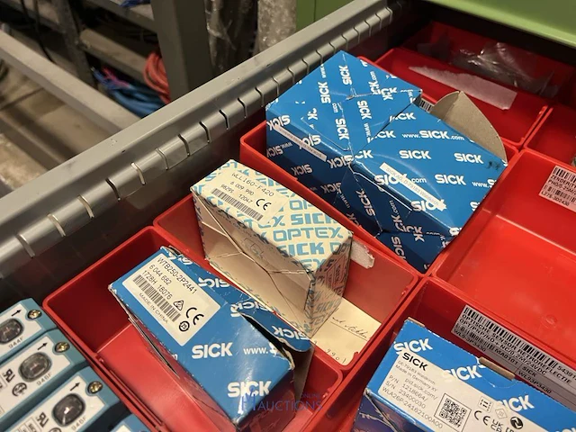 Partij sensoren en industriële elektronica - afbeelding 113 van  133