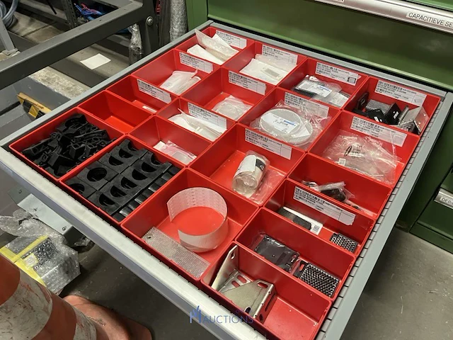 Partij sensoren en industriële elektronica - afbeelding 129 van  133