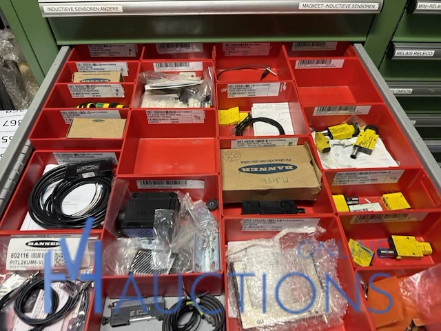 Partij sensoren en industriële elektronica - afbeelding 123 van  133