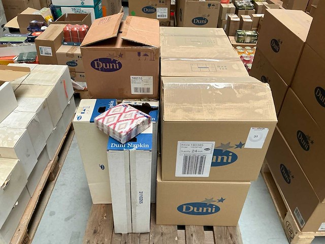 Partij servetten en kartonnen foodboxen - afbeelding 1 van  7