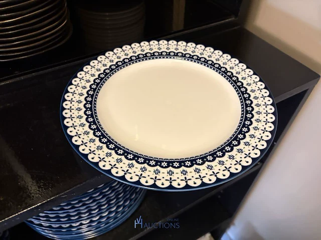 Partij servies en decoratie - afbeelding 6 van  23