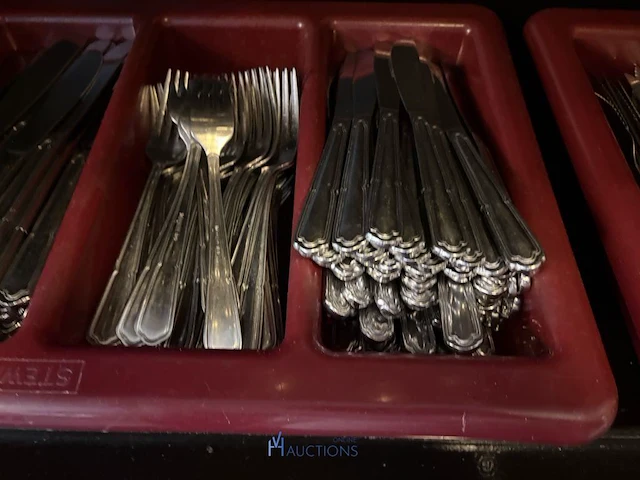 Partij servies en decoratie - afbeelding 13 van  23