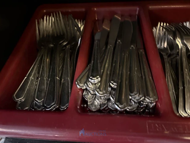 Partij servies en decoratie - afbeelding 14 van  23