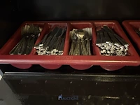 Partij servies en decoratie - afbeelding 17 van  23