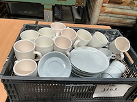 Partij servies en glaswerk - afbeelding 2 van  3