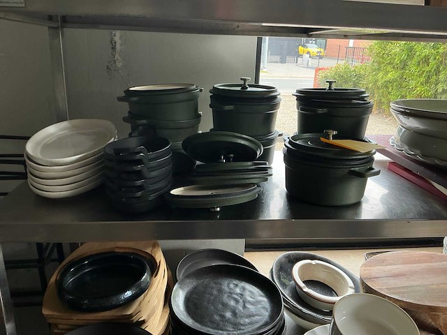 Partij servies en keuken benodigdheden - afbeelding 5 van  35