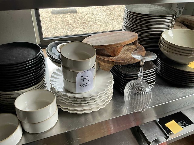 Partij servies en keuken benodigdheden - afbeelding 7 van  35