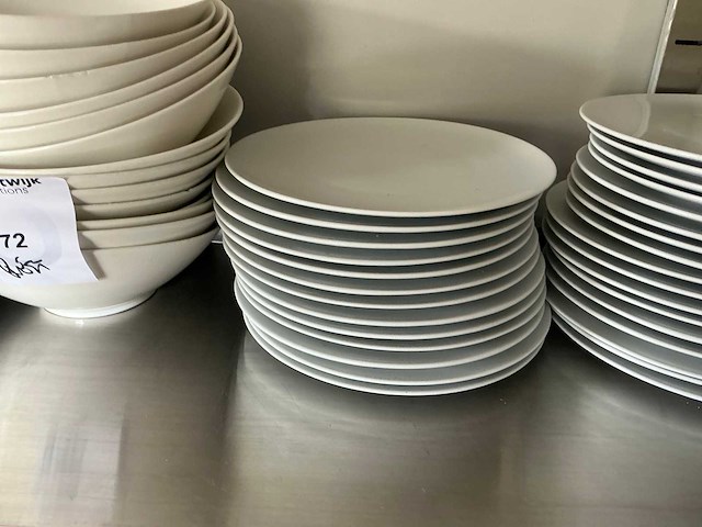 Partij servies en keuken benodigdheden - afbeelding 27 van  35